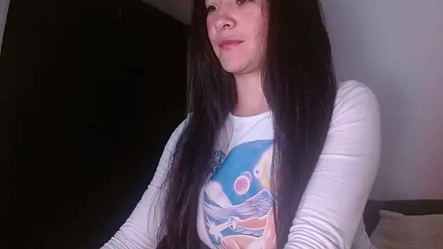 sensualstryp online show from June 29, 12:50 am