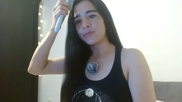 sensualstryp online show from June 14, 11:39 pm