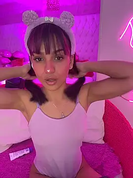 Snapshot of Kitty_madness chatting on February 26, 8:31 pm Kitty madness online show from February 26, 8:31 pm