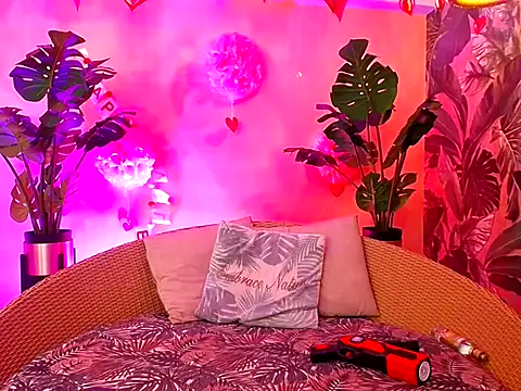 Snapshot of Kitty_madness chatting on February 14, 1:22 pm Kitty madness online show from February 14, 1:22 pm