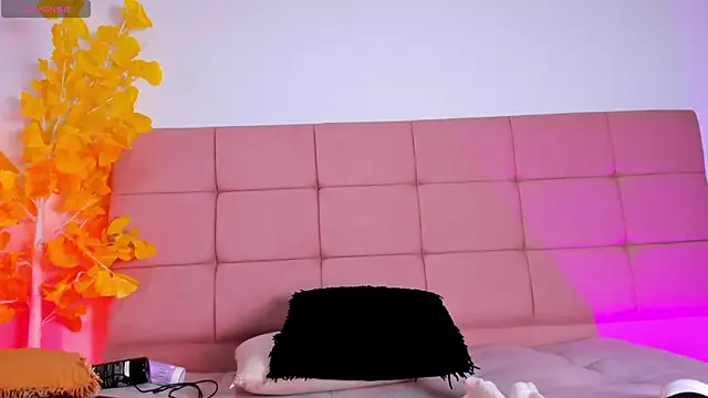 Snapshot of SamantthaCastro chatting on February 26, 6:30 pm SamantthaCastro online show from February 26, 6:30 pm