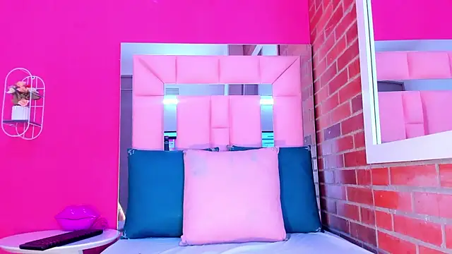 Baby doll XOXO online show from February 11, 3:45 pm