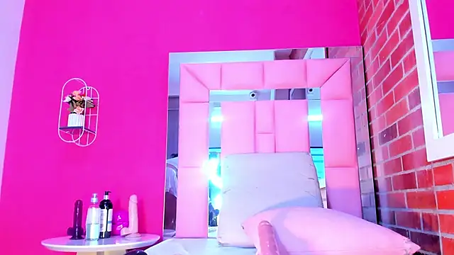 Baby doll XOXO online show from February 5, 1:51 pm