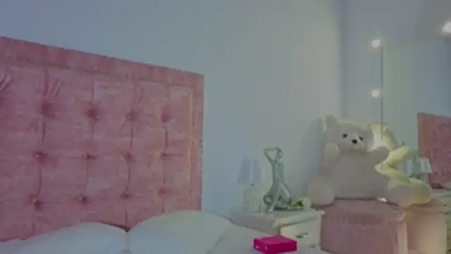 Snapshot of Jennifer_Lee_ chatting on July 10, 11:16 pm Jennifer Lee online show from July 10, 11:16 pm