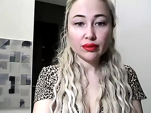 NanaGold2992 online show from February 23, 4:36 am