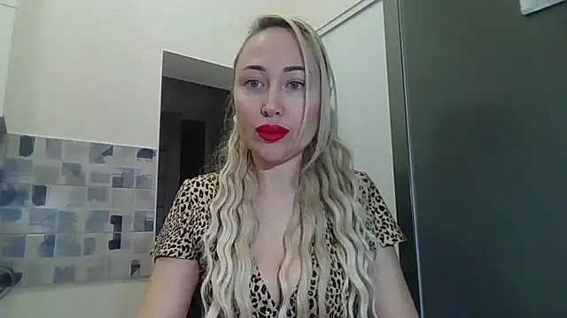 NanaGold2992 online show from March 3, 3:46 am