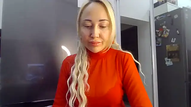 NanaGold2992 online show from February 8, 3:59 am