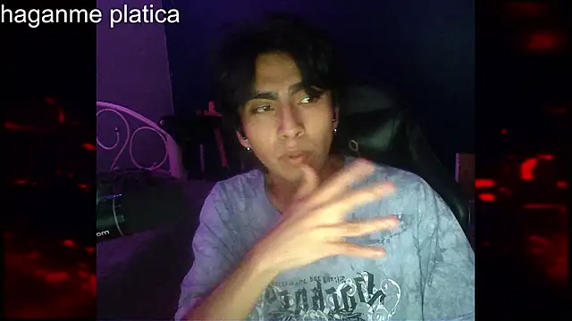 Snapshot of KonanStrip chatting on February 10, 4:22 am KonanStrip online show from February 10, 4:22 am