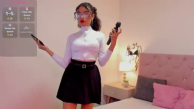 MirandaLawrens  online show from February 11, 1:16 am