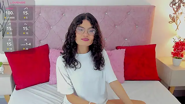 MirandaLawrens  online show from February 3, 7:41 pm
