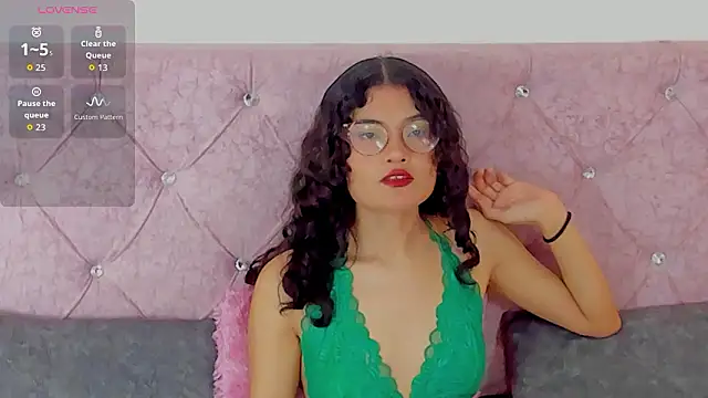 MirandaLawrens  online show from February 9, 10:30 pm