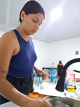 Snapshot of Cris18sexy chatting on February 12, 11:04 pm Cris18sexy online show from February 12, 11:04 pm