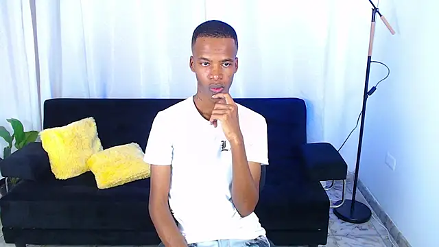 Snapshot of gusy_18 chatting on February 9, 8:07 pm gusy 18 online show from February 9, 8:07 pm