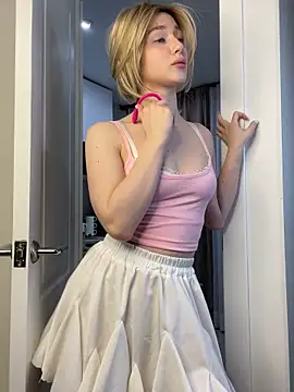 Snapshot of Nani_Funny chatting on February 1, 1:15 am Nani Funny online show from February 1, 1:15 am