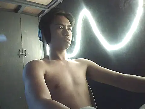 Snapshot of Guy_nextdoor69 chatting on July 19, 2:09 am Guy nextdoor69 online show from July 19, 2:09 am