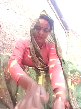 Snapshot of Muskan44s chatting on May 15, 1:36 am Muskan44s online show from May 15, 1:36 am