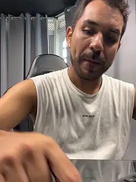 noa desire online show from March 1, 9:15 pm