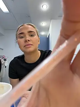 MonicaWestt online show from April 7, 6:48 am