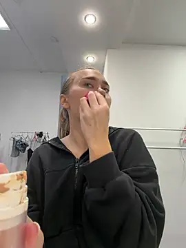 MonicaWestt online show from April 2, 7:04 am