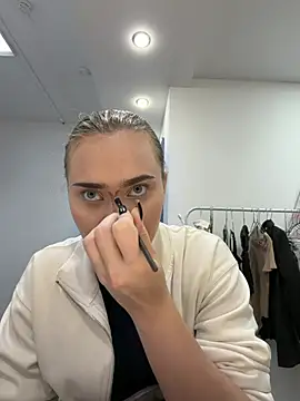Snapshot of MonicaWestt chatting on June 23, 6:22 am MonicaWestt online show from June 23, 6:22 am