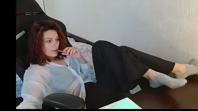 Eva Avea online show from May 25, 12:15 pm