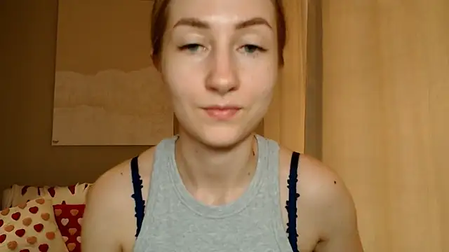 Snapshot of BluueSilk chatting on February 15, 8:54 am BluueSilk online show from February 15, 8:54 am