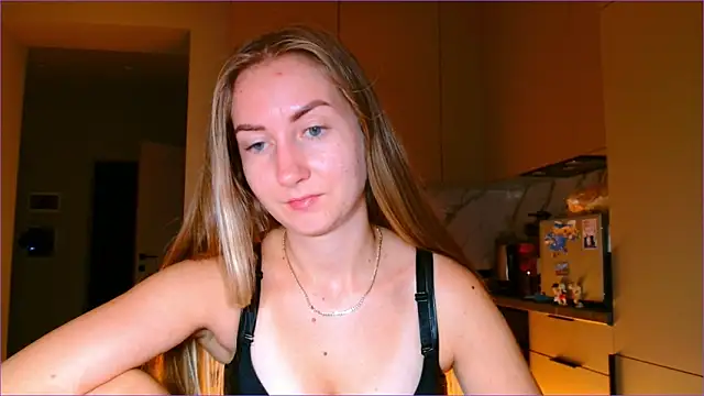 BluueSilk online show from November 17, 7:45 am