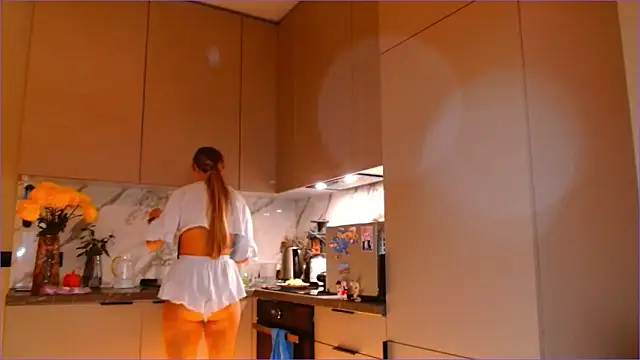 BluueSilk online show from November 15, 5:55 am