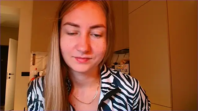 BluueSilk online show from November 7, 6:18 am