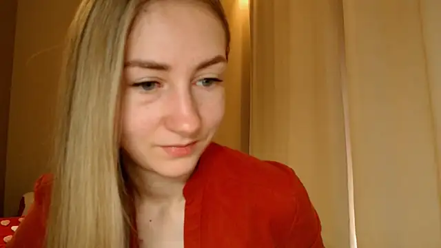 Snapshot of BluueSilk chatting on February 19, 6:22 am BluueSilk online show from February 19, 6:22 am