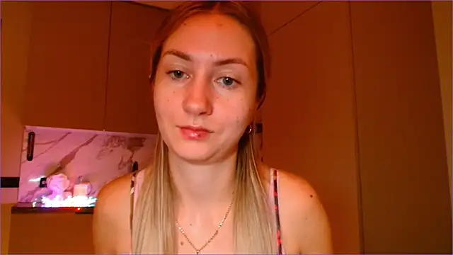 BluueSilk online show from December 16, 6:28 am