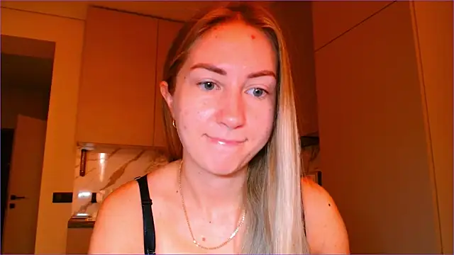 BluueSilk online show from November 19, 6:02 am