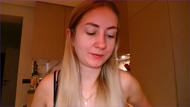 BluueSilk online show from February 13, 6:46 am