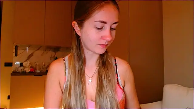 BluueSilk online show from November 28, 6:13 am