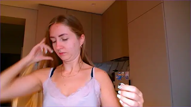 BluueSilk online show from November 10, 6:40 am