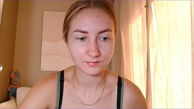Snapshot of BluueSilk chatting on September 20, 7:24 am BluueSilk online show from September 20, 7:24 am