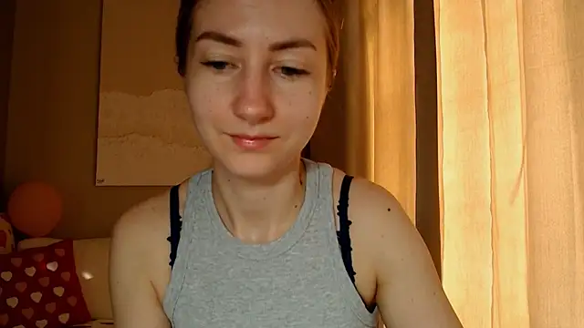 Snapshot of BluueSilk chatting on March 21, 6:38 am BluueSilk online show from March 21, 6:38 am