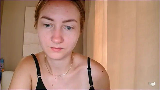 Snapshot of BluueSilk chatting on September 10, 5:28 am BluueSilk online show from September 10, 5:28 am