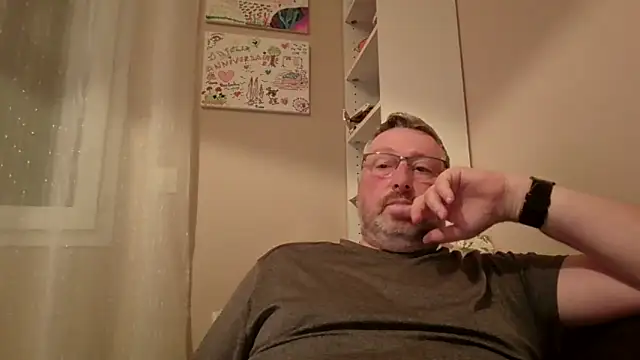 doudou310 online show from March 25, 4:23 am