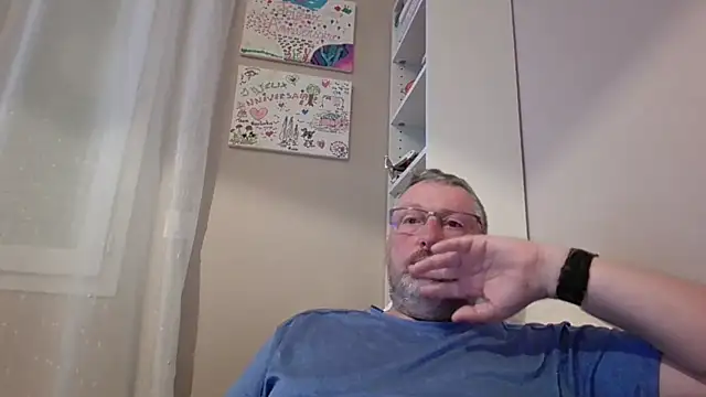 doudou310 online show from April 16, 3:29 am