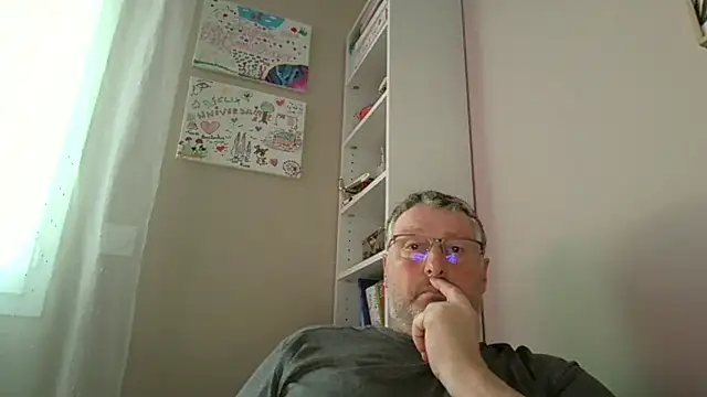 Snapshot of doudou310 chatting on February 28, 5:01 pm doudou310 online show from February 28, 5:01 pm