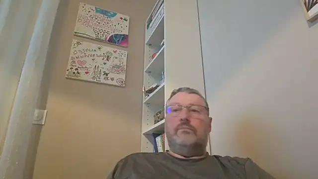 Snapshot of doudou310 chatting on February 8, 6:22 am doudou310 online show from February 8, 6:22 am