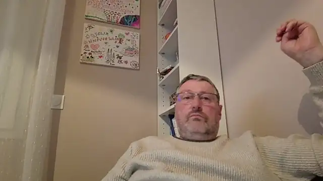 Snapshot of doudou310 chatting on February 11, 5:07 am doudou310 online show from February 11, 5:07 am