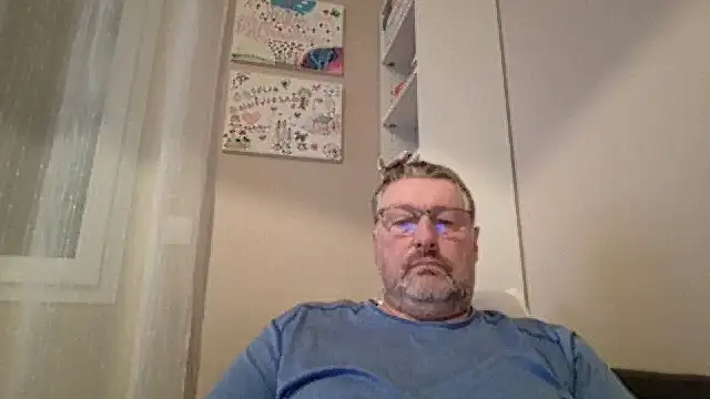 doudou310 online show from March 3, 5:14 am