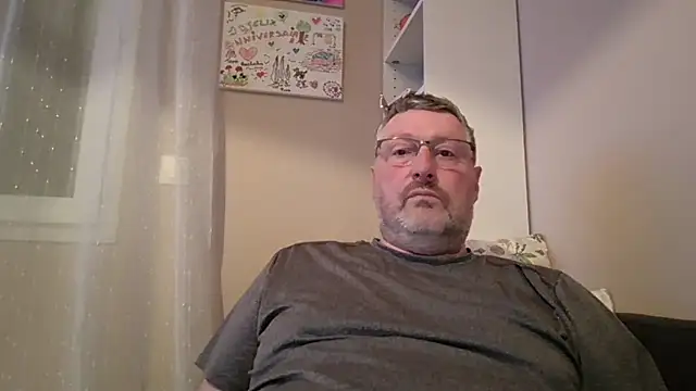 doudou310 online show from April 2, 3:35 am