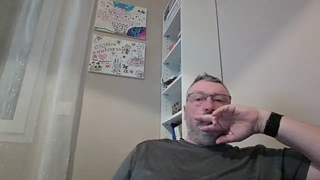 doudou310 online show from March 6, 4:51 am