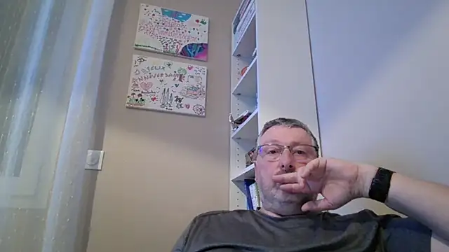 Snapshot of doudou310 chatting on February 9, 6:22 am doudou310 online show from February 9, 6:22 am