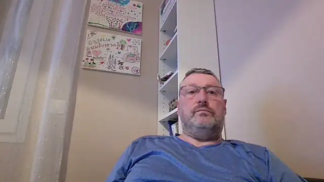 doudou310 online show from March 4, 5:04 am