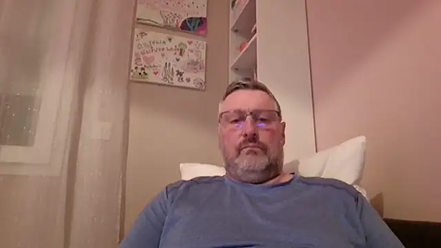 doudou310 online show from March 28, 3:40 am