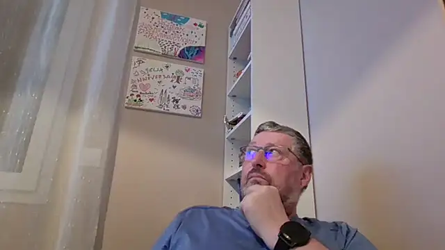 Snapshot of doudou310 chatting on February 26, 4:56 am doudou310 online show from February 26, 4:56 am